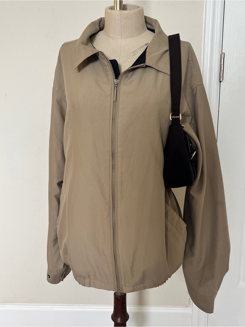 Daniel Gray Lightweight Zip Jacket in Beige and Black